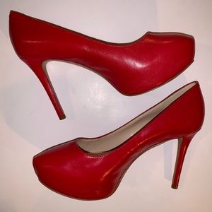 Red Juliette pumps Nine West size 7!!!!